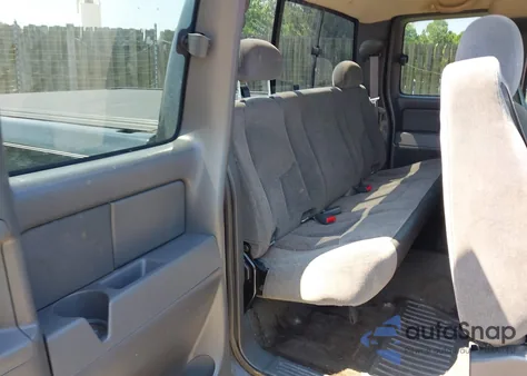 2005 Chevrolet Silverado 1500 Z71 from USA, damaged, VIN 1GCEK19B85E252826